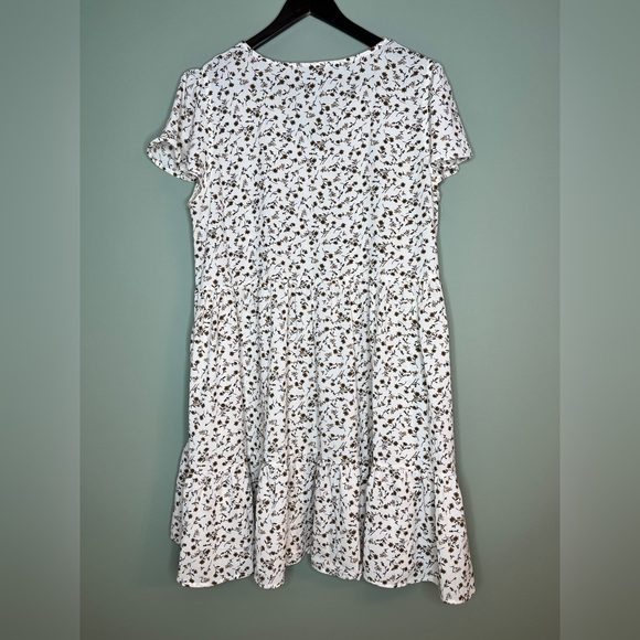 HAYDEN floral print dress. Size large. - Picture 5 of 7